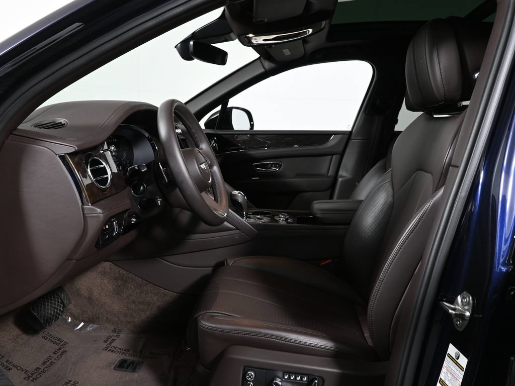 Used 2022 Bentley Bentayga AWD/4WD image 5