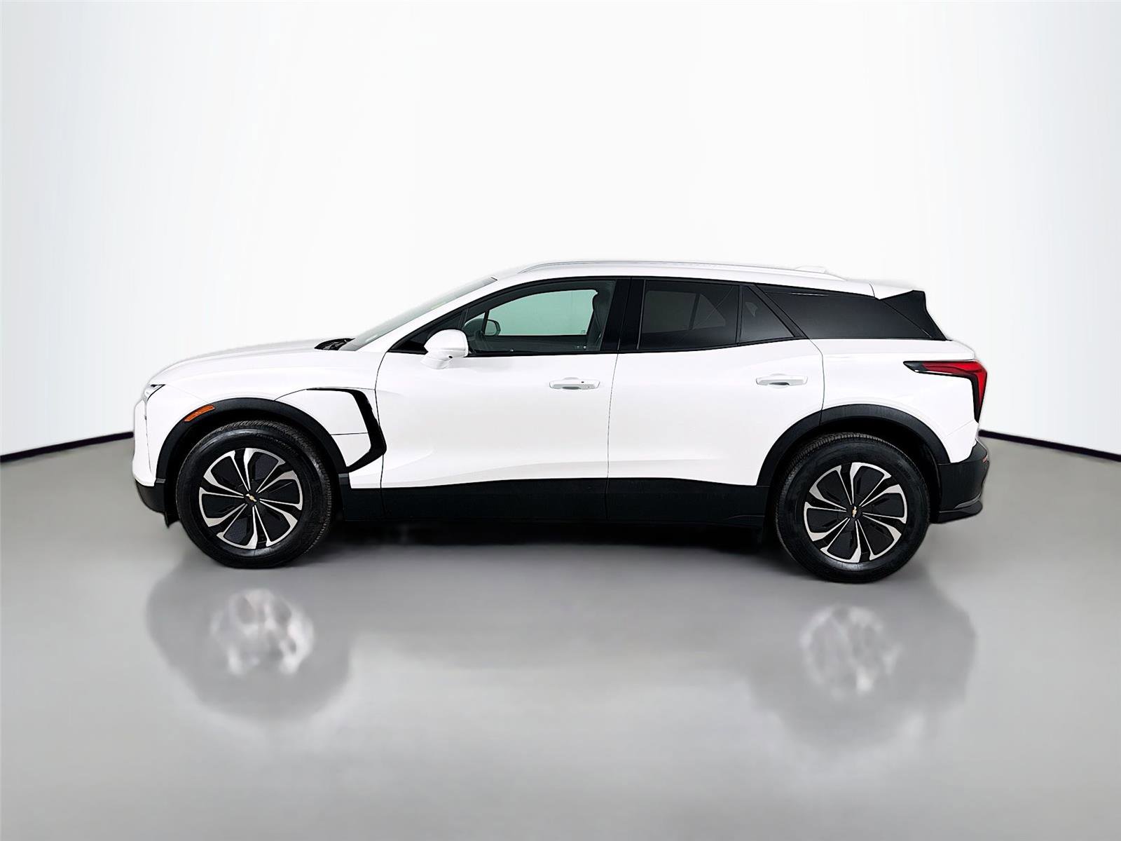 Used 2024 Chevrolet Blazer EV LT image 6