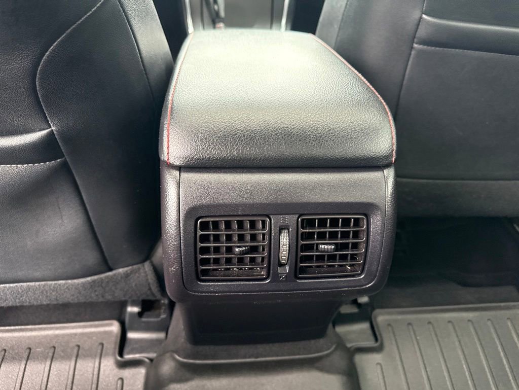 Used 2016 Toyota Camry XSE FWD image 14