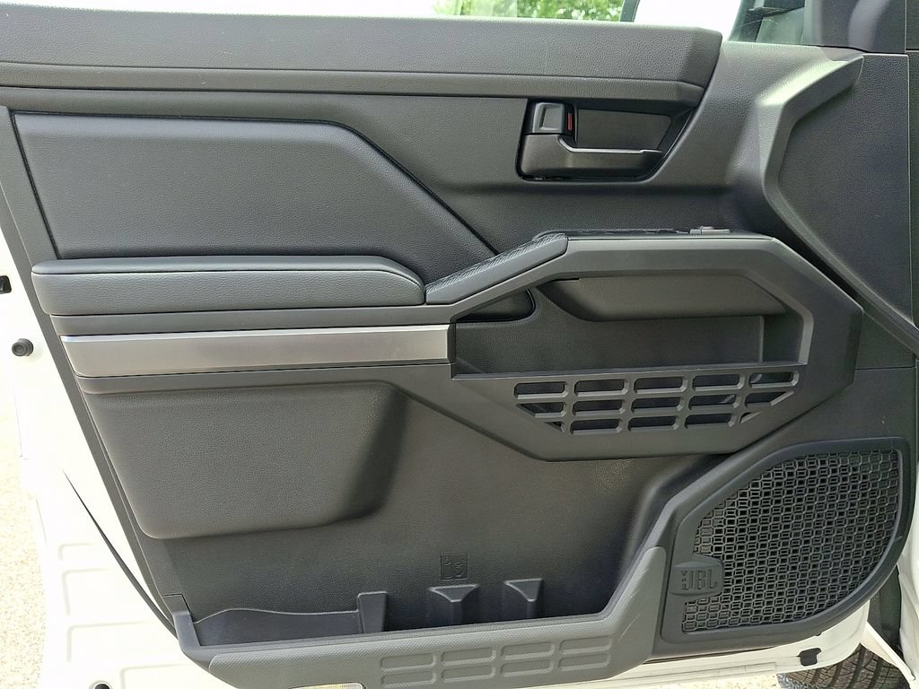 Certified 2024 Toyota Tacoma SR5 AWD/4WD image 12