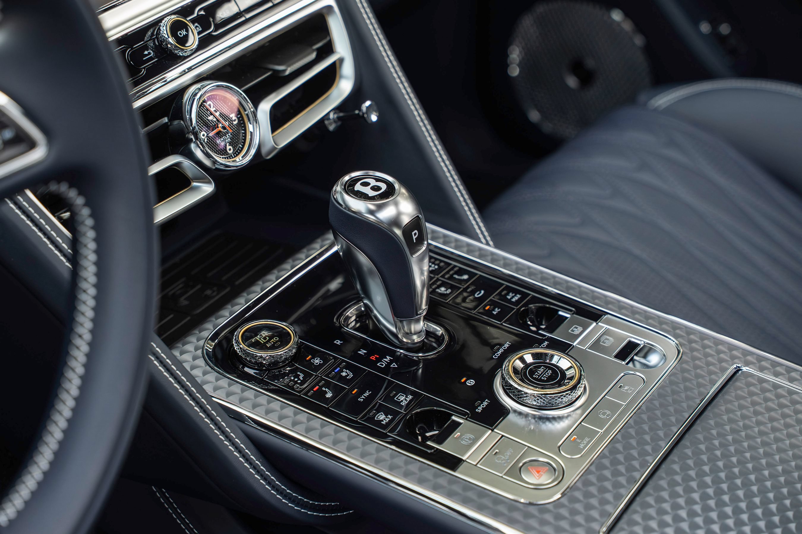 Certified 2026 Bentley Flying Spur Plug-In Hybrid AWD/4WD image 31