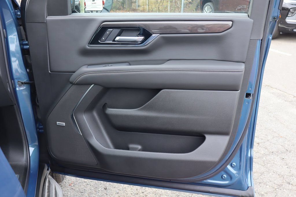 New 2026 GMC Yukon XL Elevation w/ LPO, Floor Liner Package AWD/4WD image 27