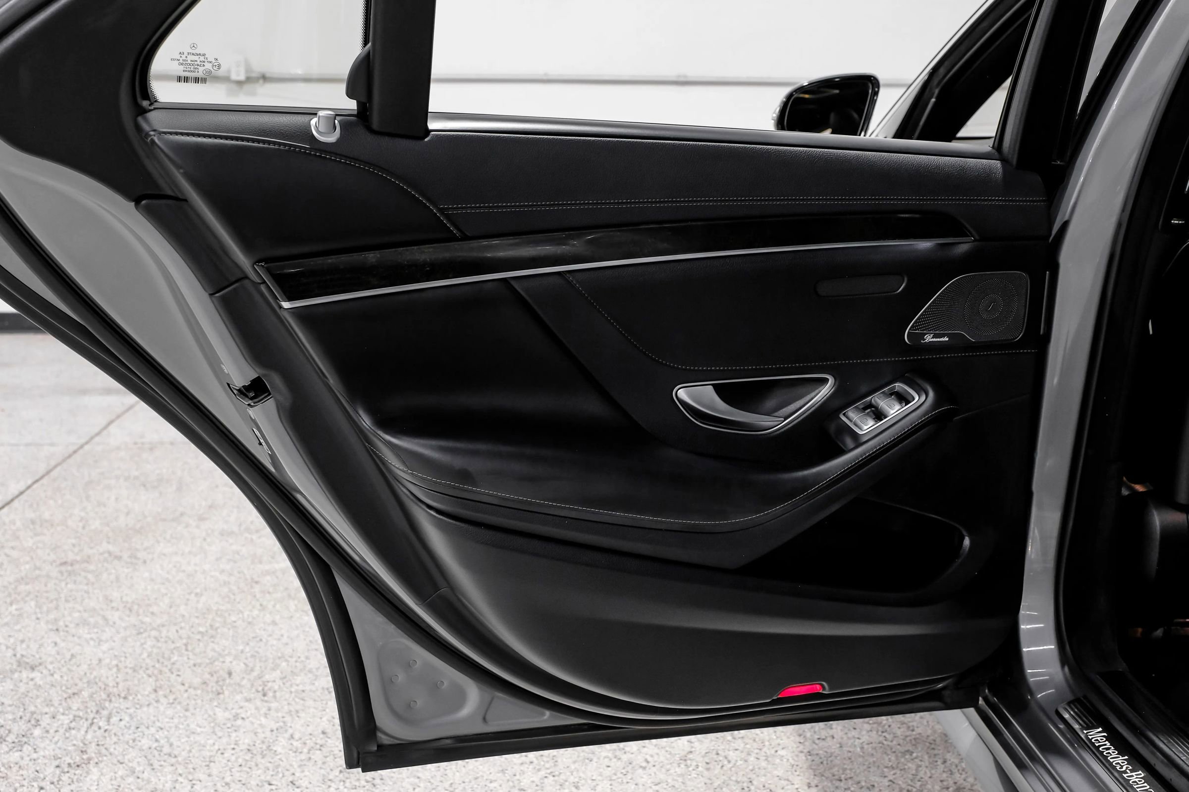 Used 2015 Mercedes-Benz S 550 Sedan w/ Sport Package w/ Sport Package image 53