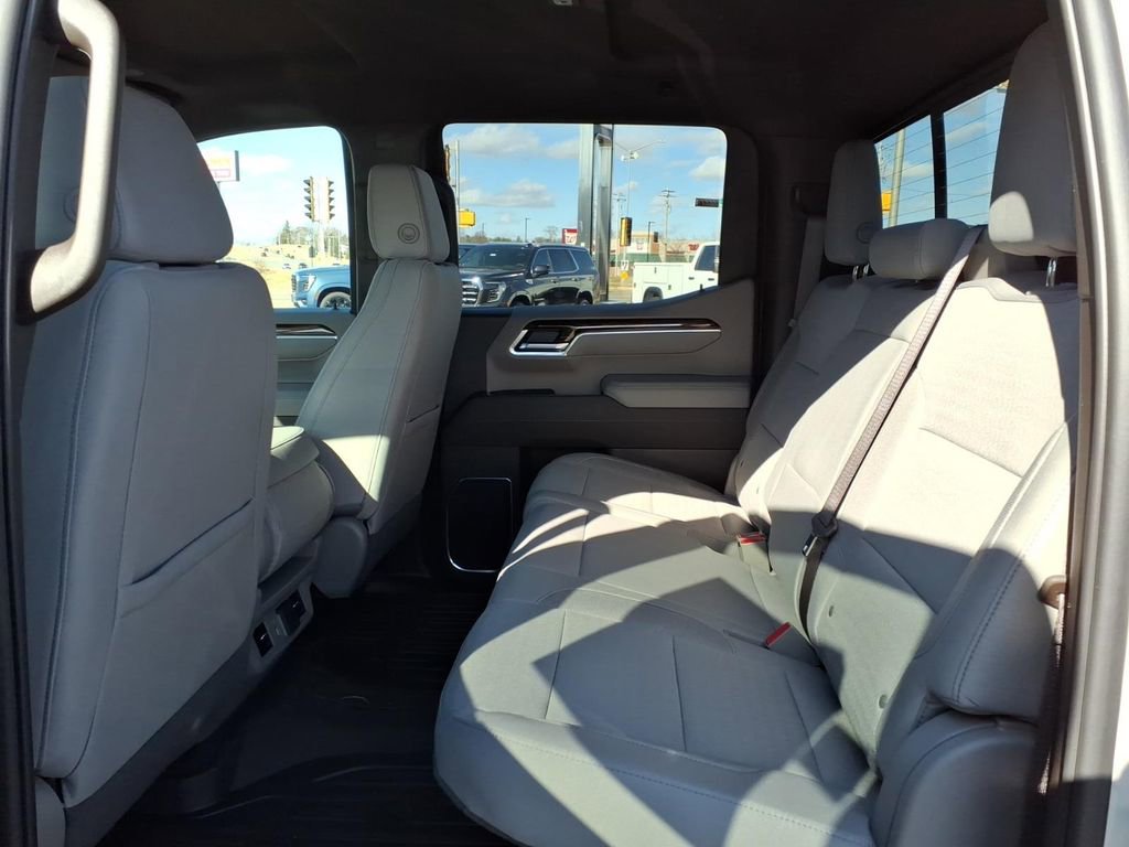 New 2026 GMC Sierra 1500 SLE image 4