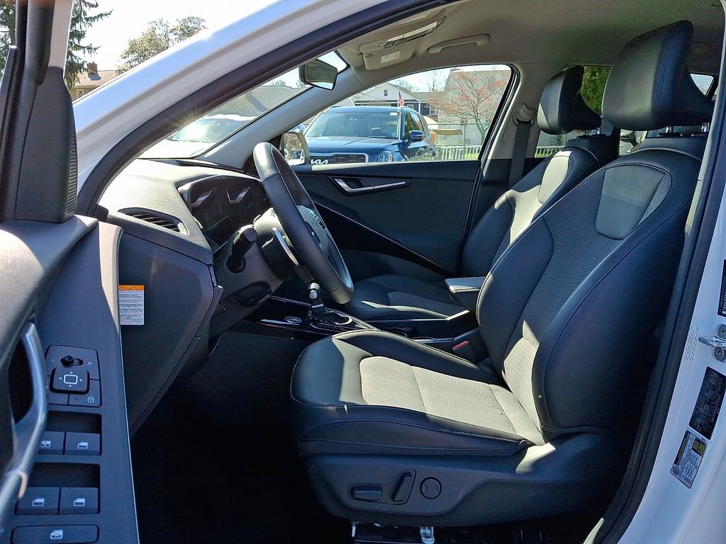 Certified 2023 Kia Niro EX FWD image 14