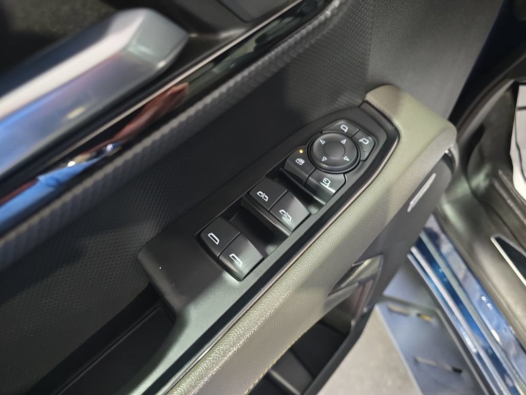 Used 2023 Chevrolet Silverado 1500 ZR2 w/ Technology Package AWD/4WD image 11