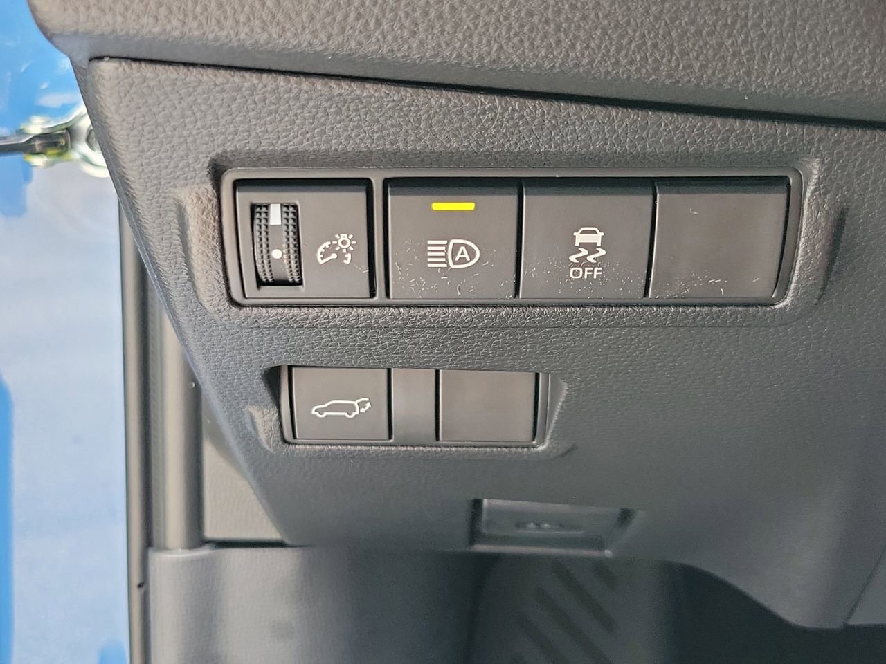 New 2026 Toyota Corolla Cross XLE AWD/4WD image 31