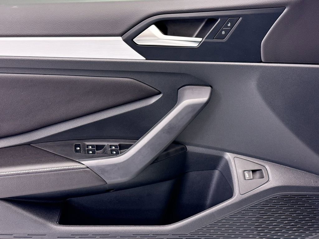 Used 2025 Volkswagen Jetta S image 21