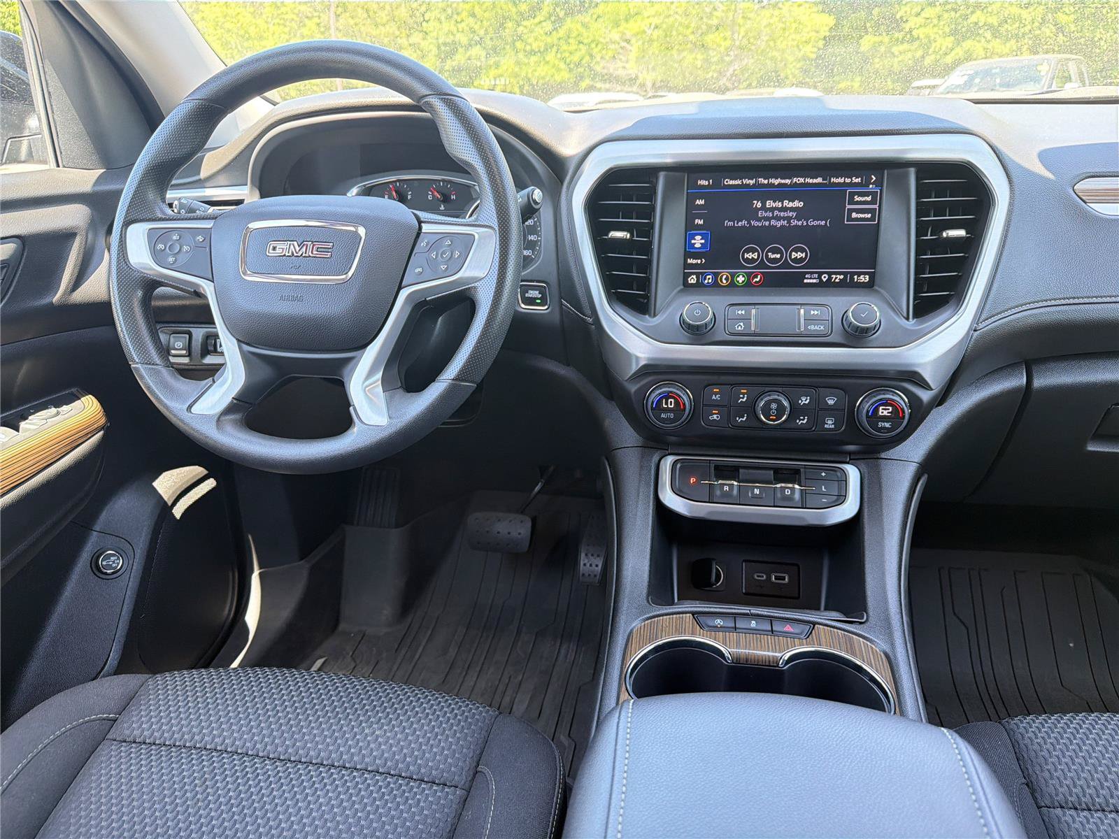 Used 2023 GMC Acadia SLE w/ Driver Convenience Package AWD/4WD image 3