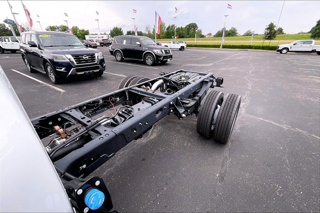 New 2025 Ford F550 2WD Regular Cab Super Duty image 10