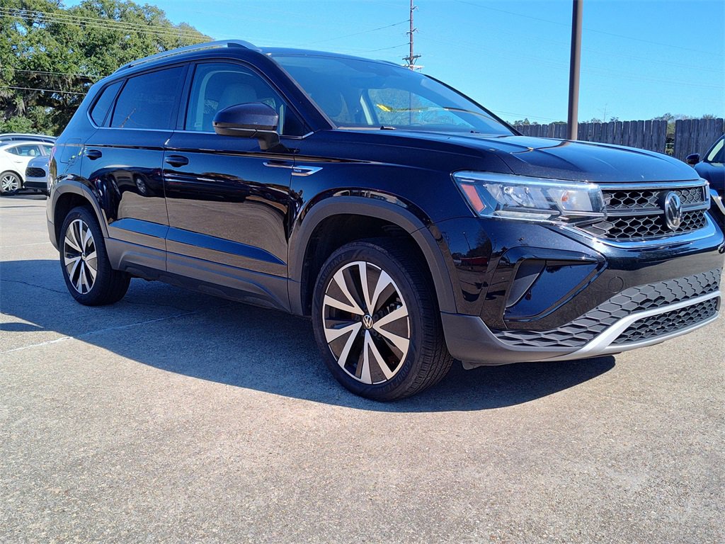 Used 2024 Volkswagen Taos SE image 14