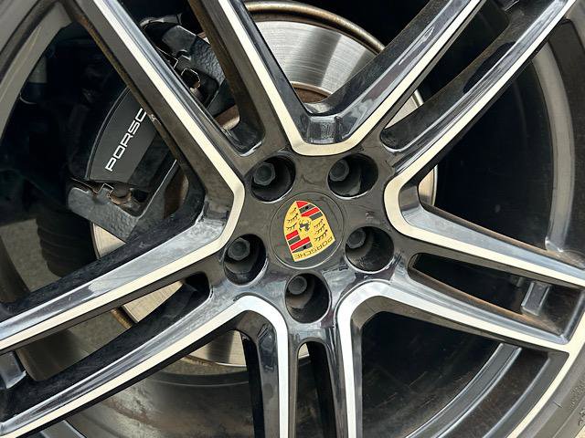 Used 2021 Porsche Macan image 33