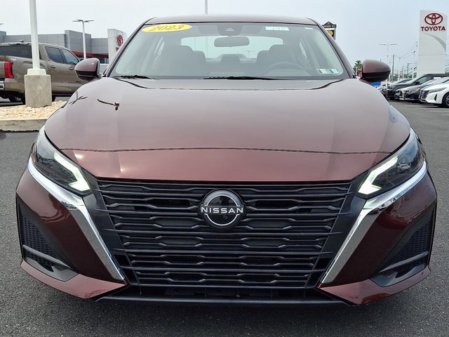 Used 2023 Nissan Altima 2.5 SV FWD image 2