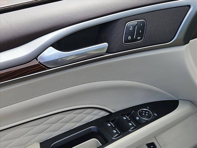 Used 2018 Ford Fusion Platinum FWD image 10