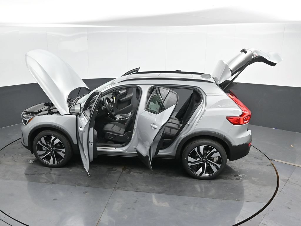 Used 2025 Volvo XC40 B5 Ultra w/ Climate Package AWD/4WD image 59