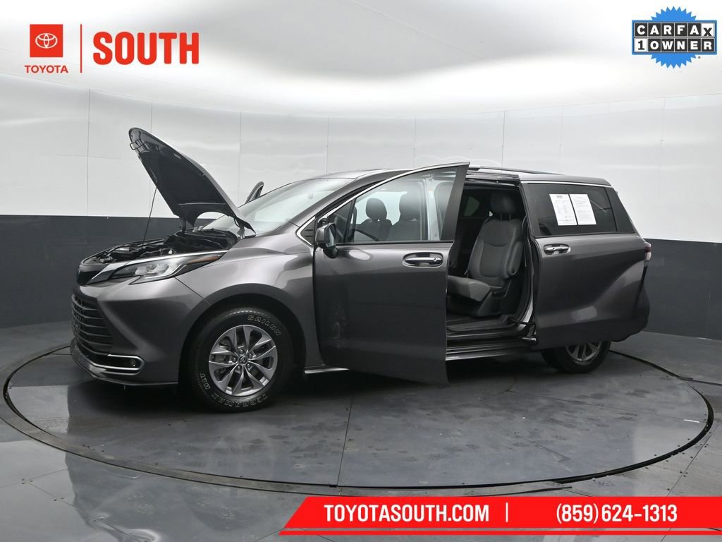 Used 2023 Toyota Sienna XLE image 62