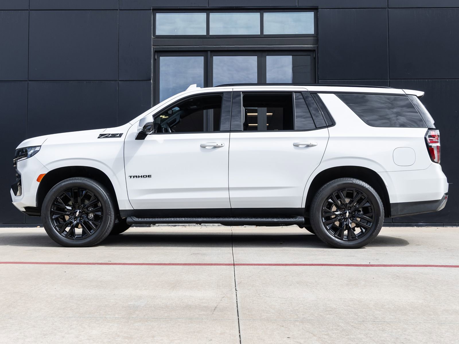 Used 2023 Chevrolet Tahoe Z71 w/ Luxury Package image 9
