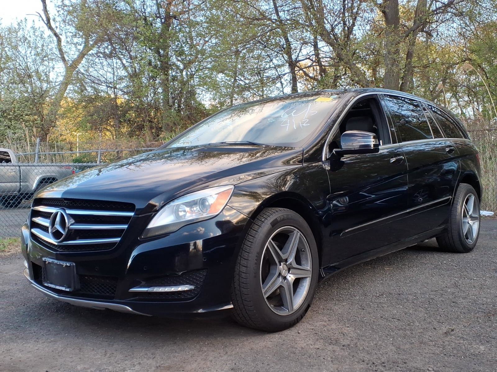 Used 2012 Mercedes-Benz R 350 4MATIC image 3