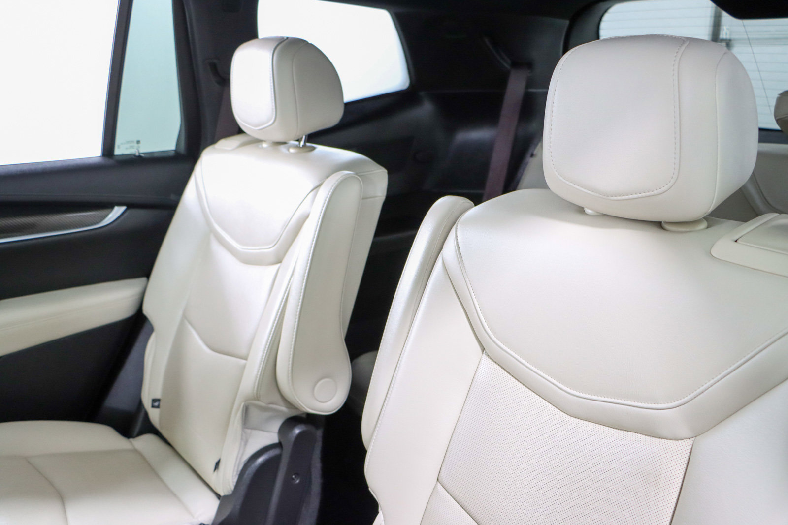 Used 2023 Cadillac XT6 Sport w/ Technology Package AWD/4WD image 27