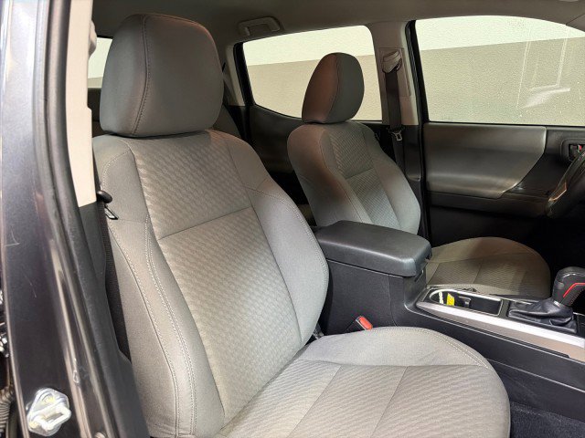 Used 2022 Toyota Tacoma SR5 w/ Technology Package image 56