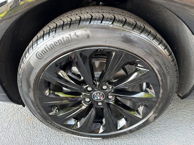 Used 2025 Buick Envista Sport Touring w/ Convenience I Package FWD image 11