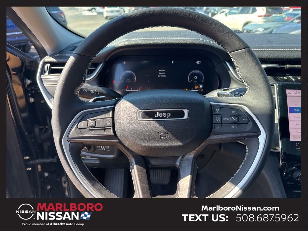 Used 2023 Jeep Grand Cherokee Limited image 22