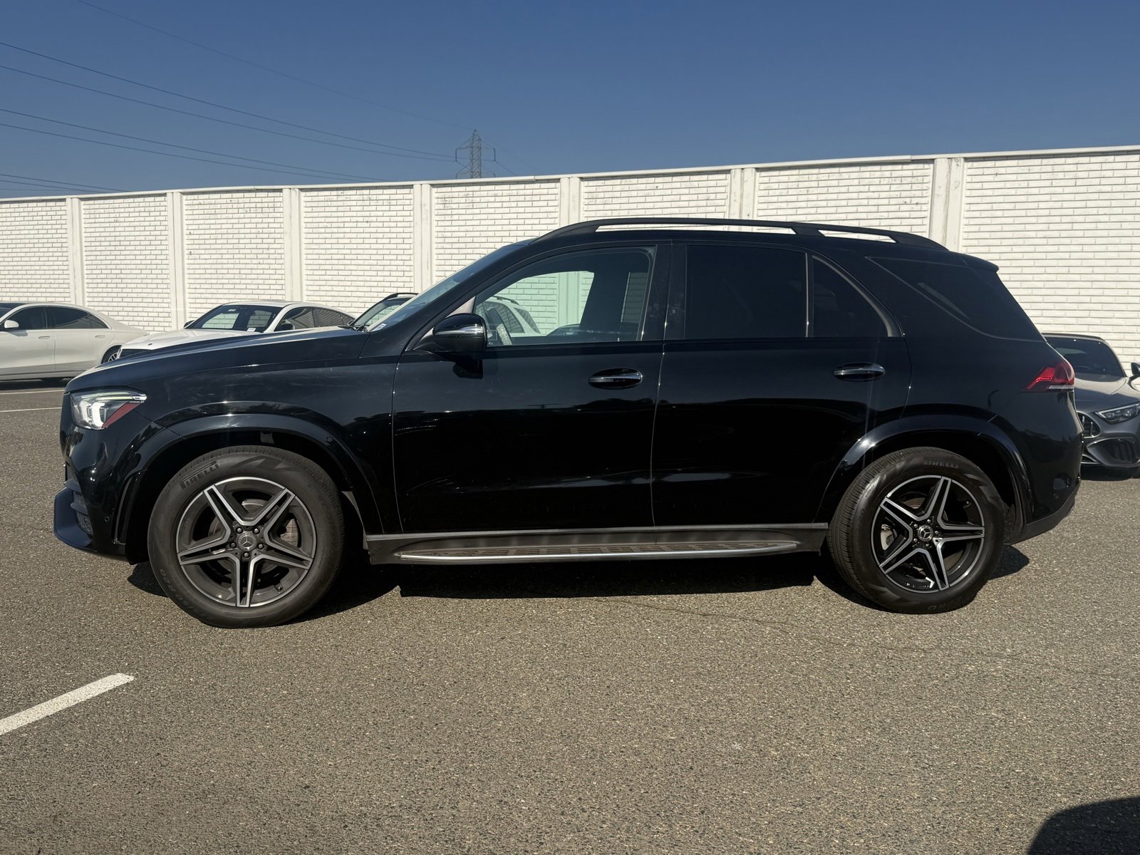 Used 2021 Mercedes-Benz GLE 350 4MATIC image 2