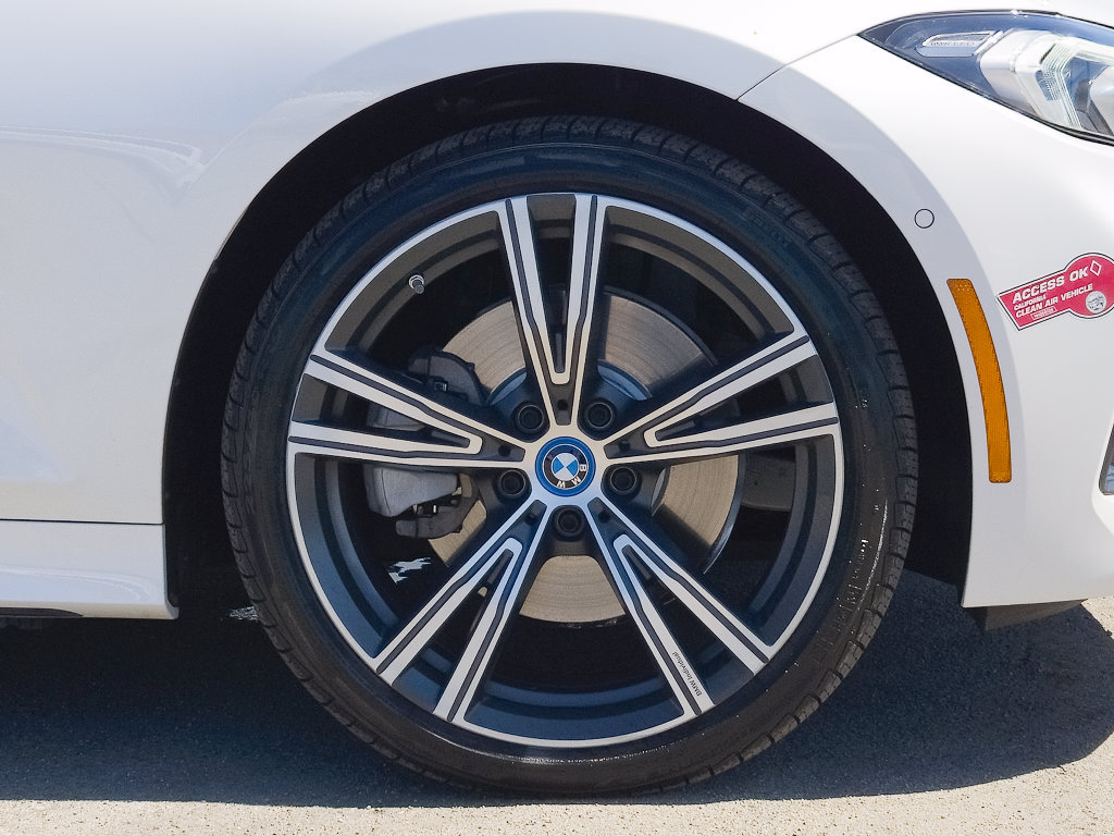 Used 2024 BMW 330e w/ Premium Package RWD image 6