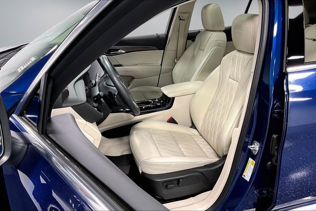 Used 2023 Buick Envision Avenir AWD/4WD image 21