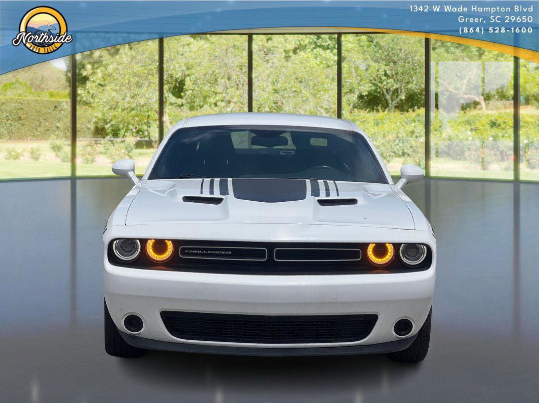 Used 2015 Dodge Challenger SXT RWD image 8
