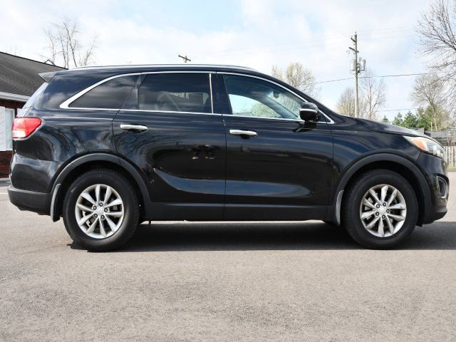 Used 2016 Kia Sorento LX w/ LX Convenience Package image 8