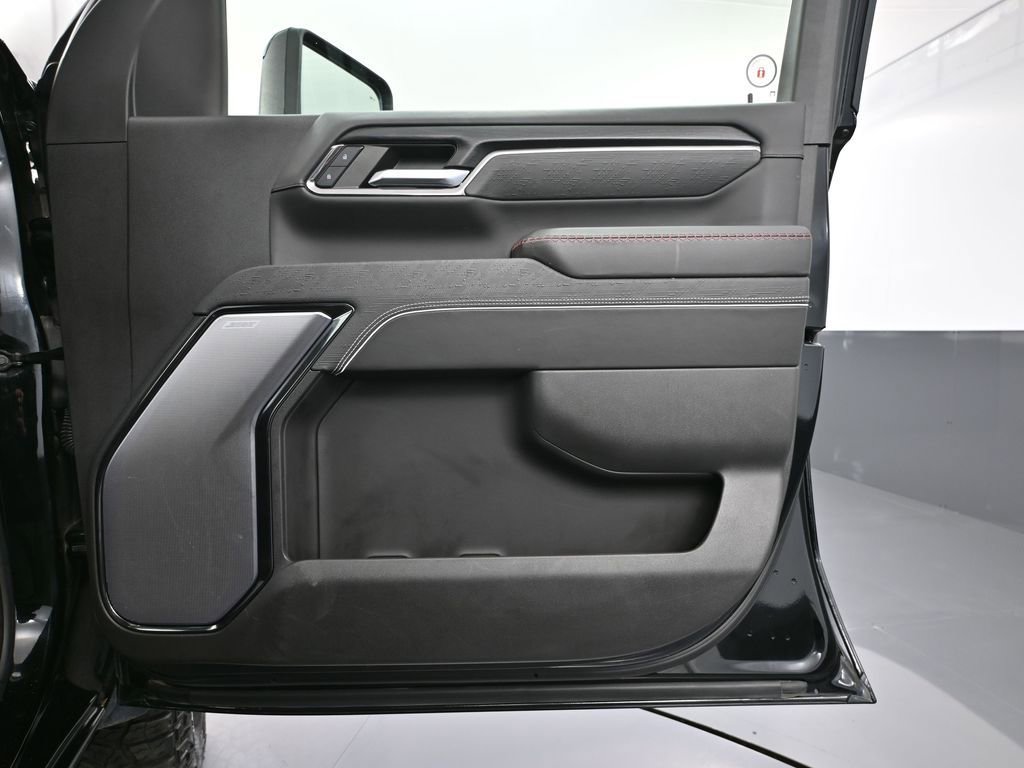 Used 2024 GMC Sierra 2500 AT4X image 49