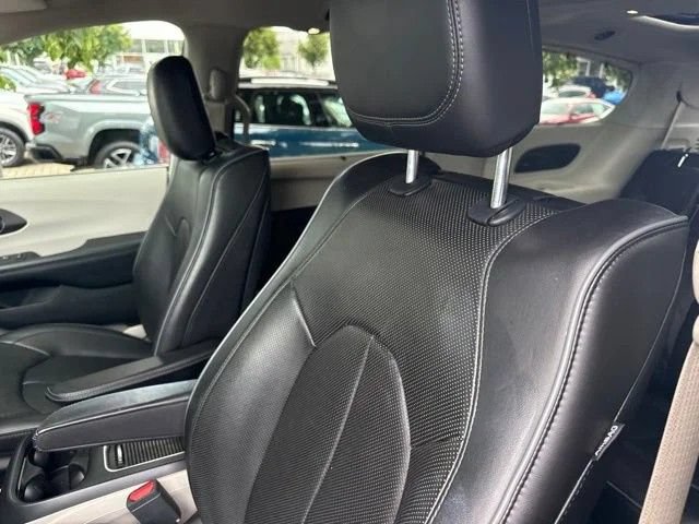 Used 2019 Chrysler Pacifica Limited FWD image 25