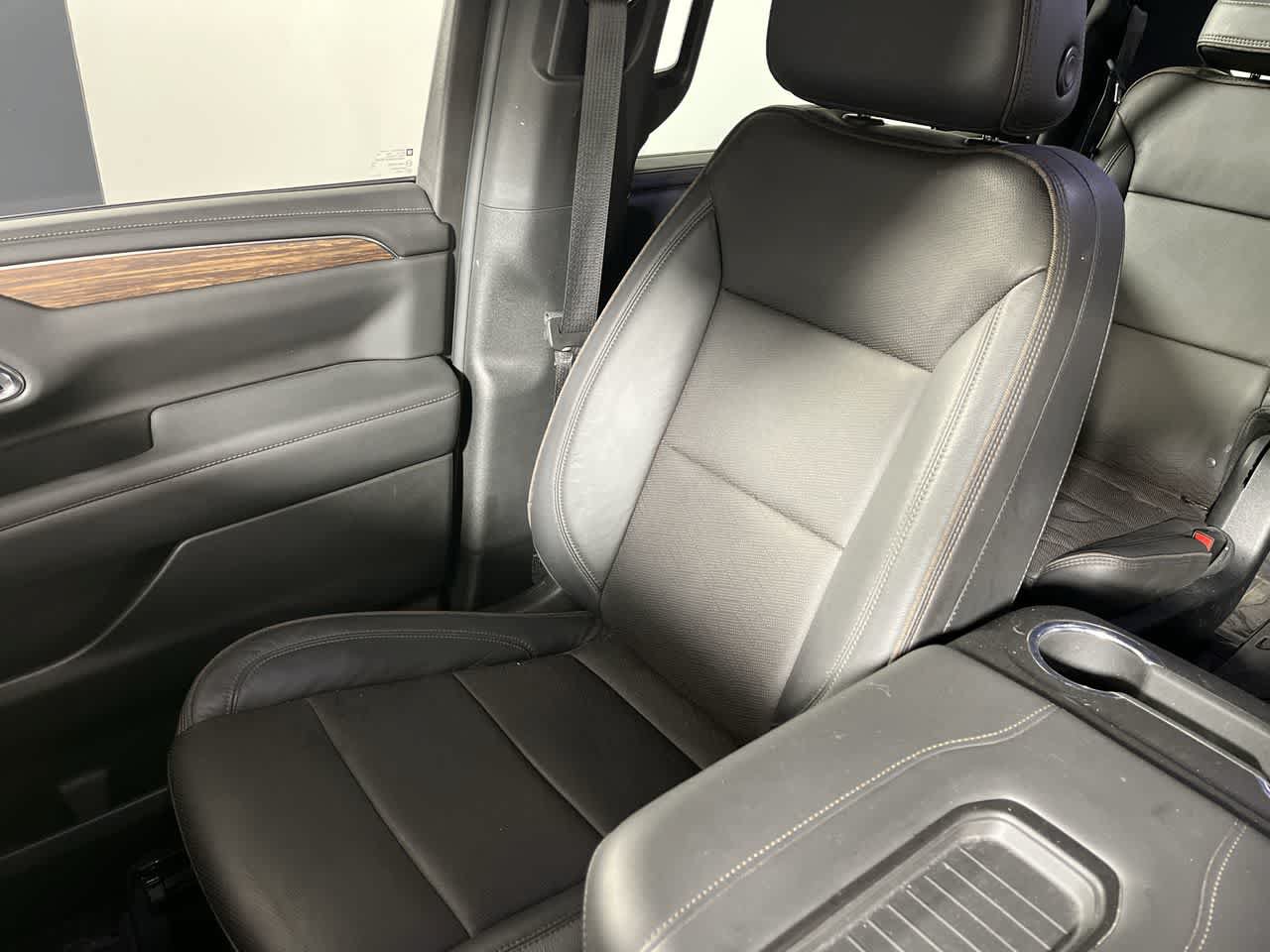 Used 2023 Chevrolet Suburban High Country AWD/4WD image 27
