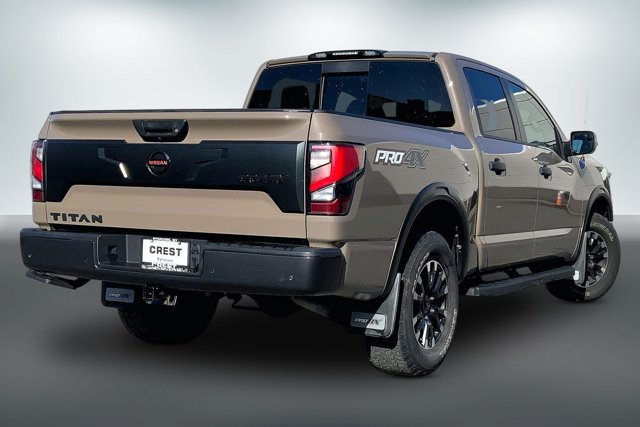 Used 2021 Nissan Titan PRO-4X w/ Pro-4x Convenience Package AWD/4WD image 13