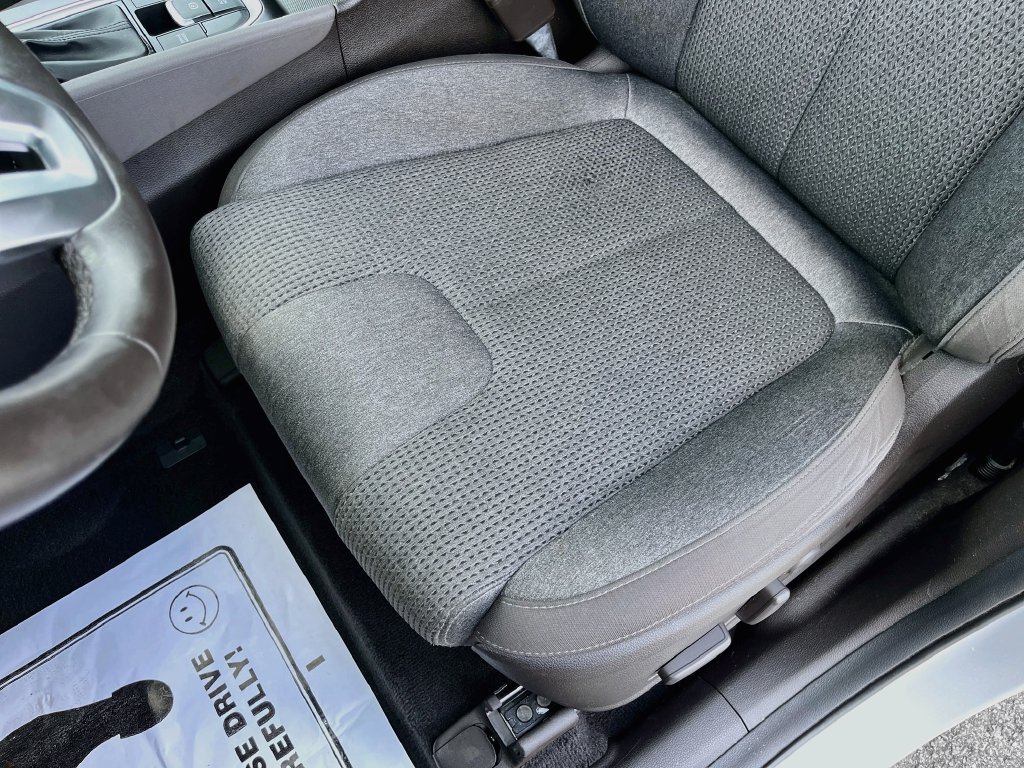 Used 2019 Hyundai Santa Fe SEL FWD image 19