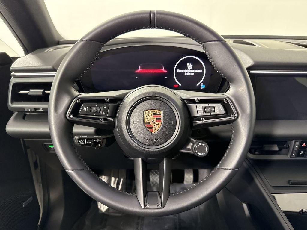 Certified 2025 Porsche Macan 4 Electric image 36