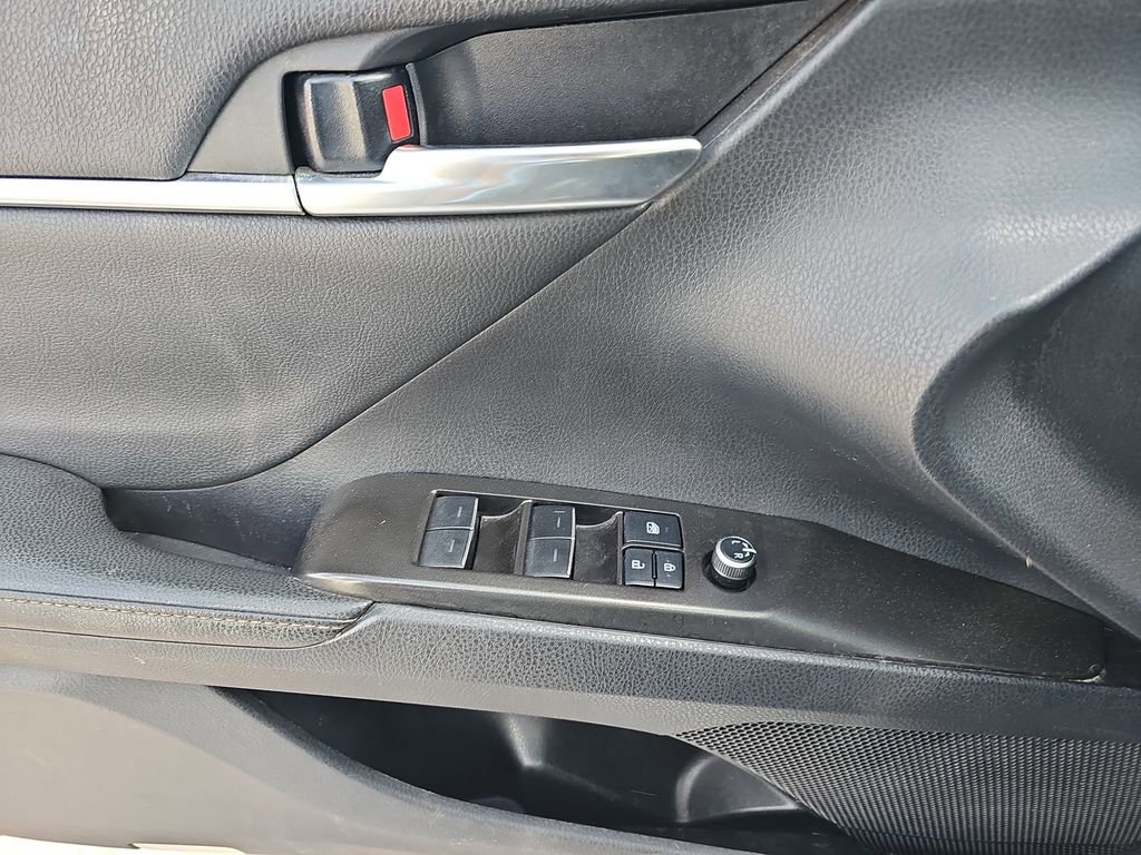 Used 2022 Toyota Camry XSE w/ Navigation Package image 32