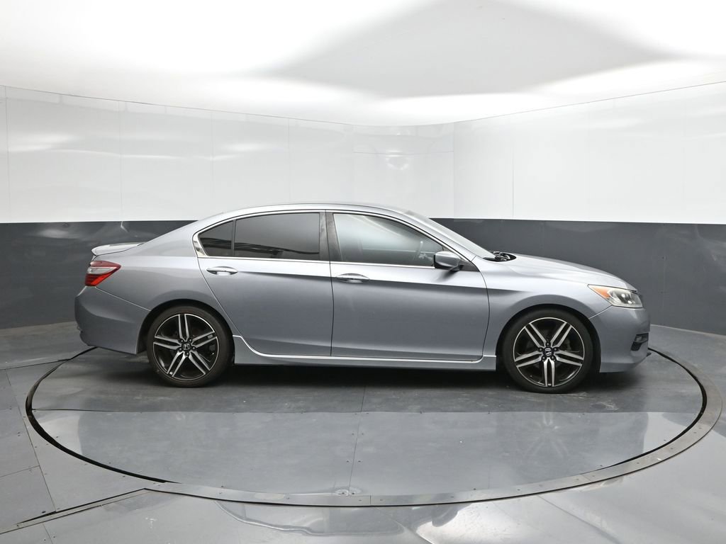 Used 2017 Honda Accord Sport image 15