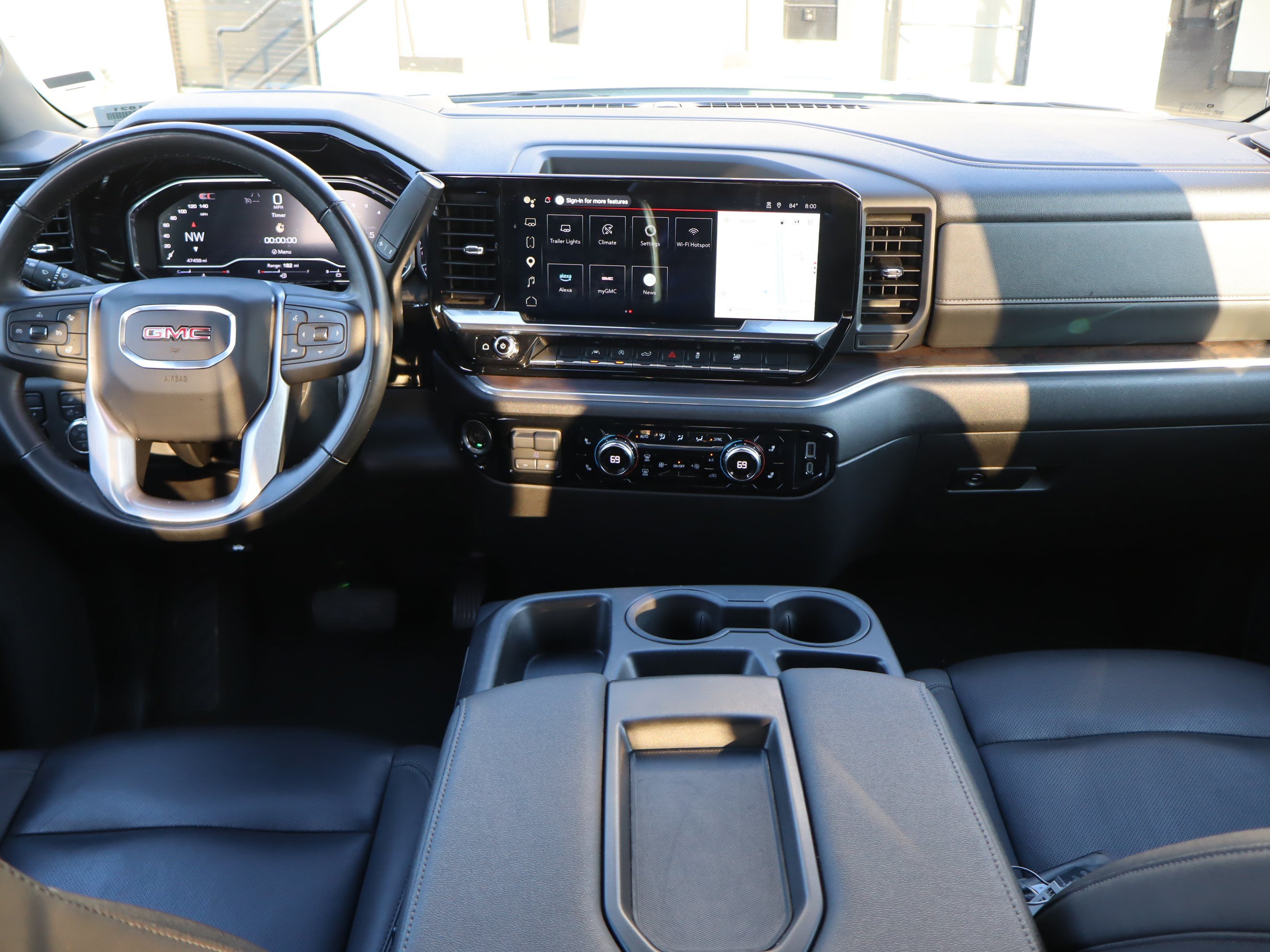 Used 2025 GMC Sierra 1500 SLT AWD/4WD image 16