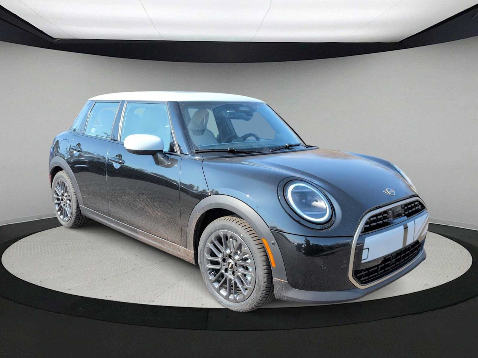 New 2026 MINI Cooper 4-Door Hardtop FWD image 2
