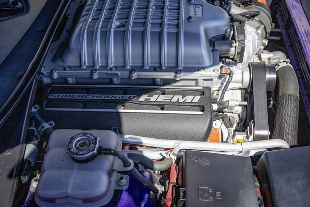 Used 2016 Dodge Challenger SRT Hellcat RWD image 19