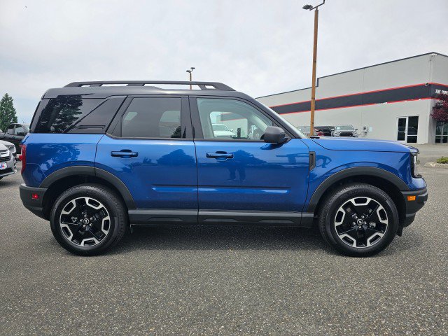 Used 2023 Ford Bronco Sport Outer Banks w/ Tech Package AWD/4WD image 2