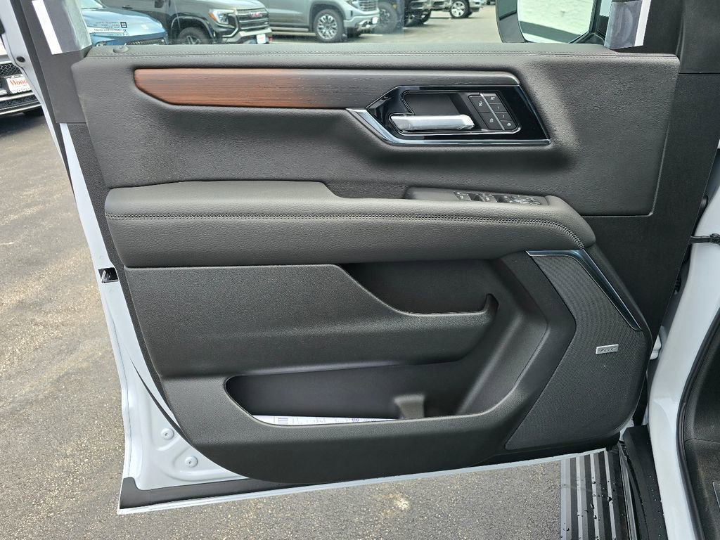 New 2026 GMC Yukon XL Denali w/ Sun & Power Step Package AWD/4WD image 12