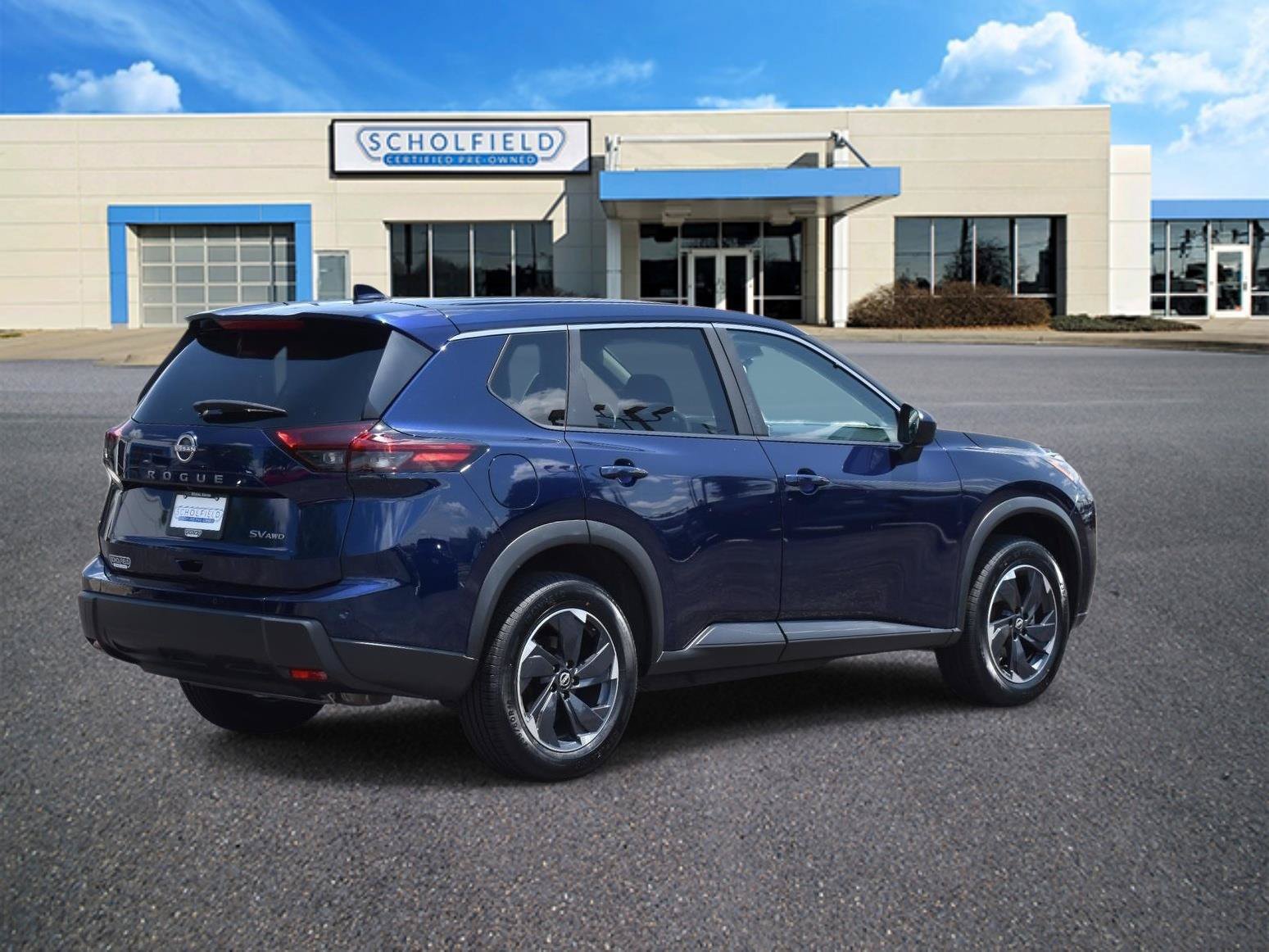 Used 2024 Nissan Rogue SV AWD/4WD image 3