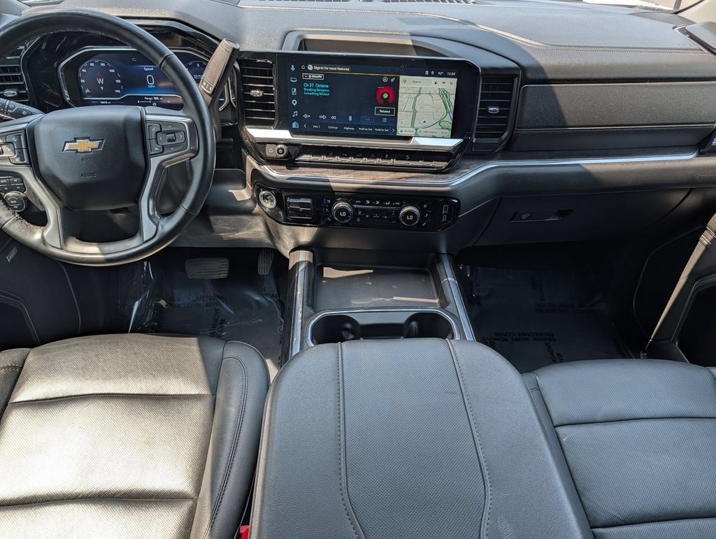 Used 2025 Chevrolet Silverado 2500 LTZ w/ LTZ Convenience Package AWD/4WD image 19