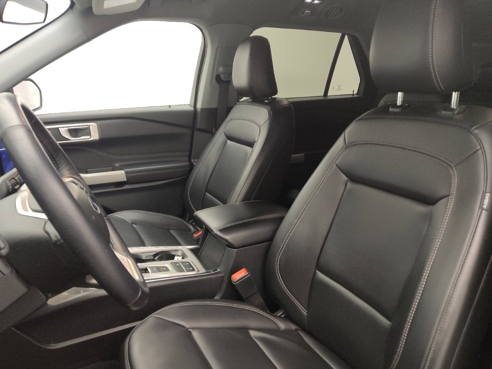 Used 2023 Ford Explorer XLT w/ Equipment Group 202A image 17