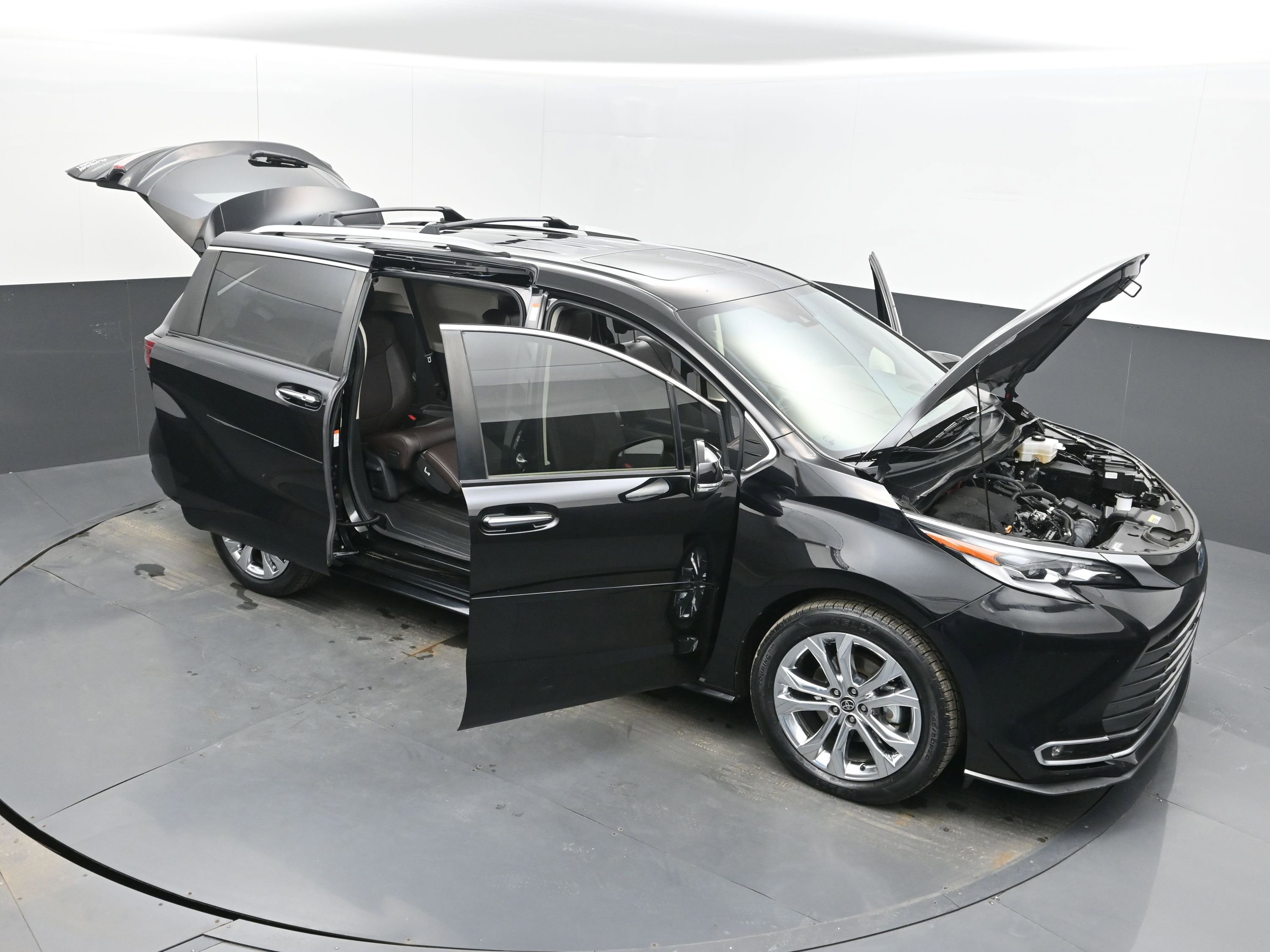 Used 2022 Toyota Sienna Platinum image 41