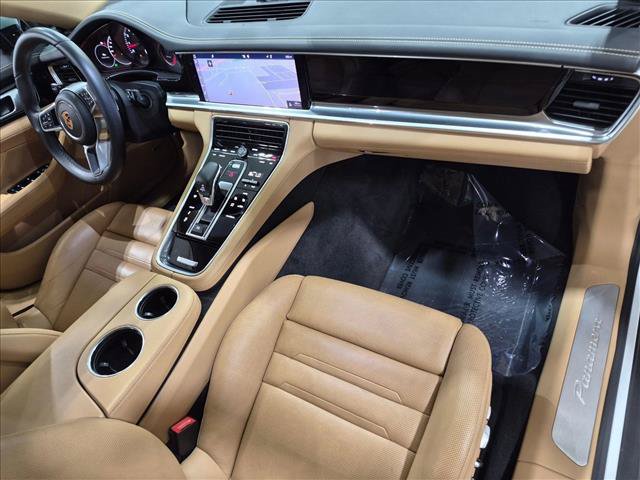 Used 2020 Porsche Panamera RWD image 23