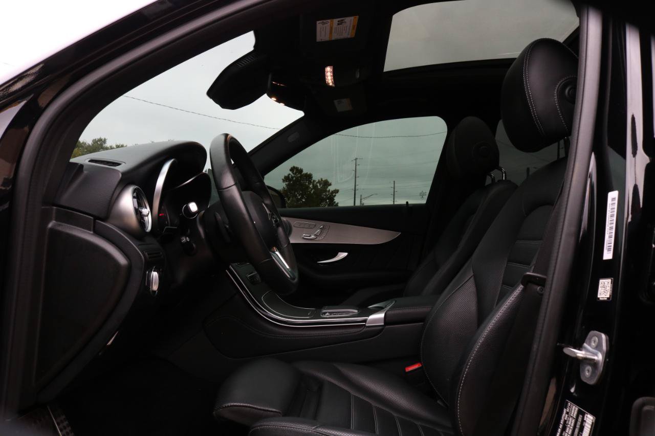 Used 2020 Mercedes-Benz GLC 300 4MATIC image 30